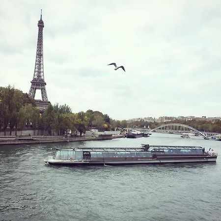 Eiffel Tower Champs De Mars Apartment Paris Exterior foto