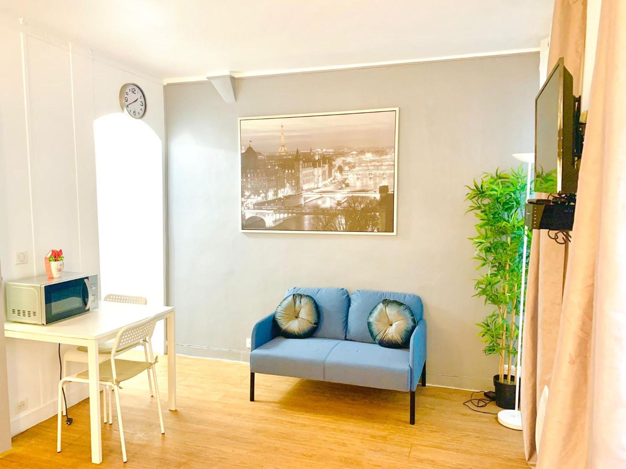 Eiffel Tower Champs De Mars Apartment Paris Exterior foto