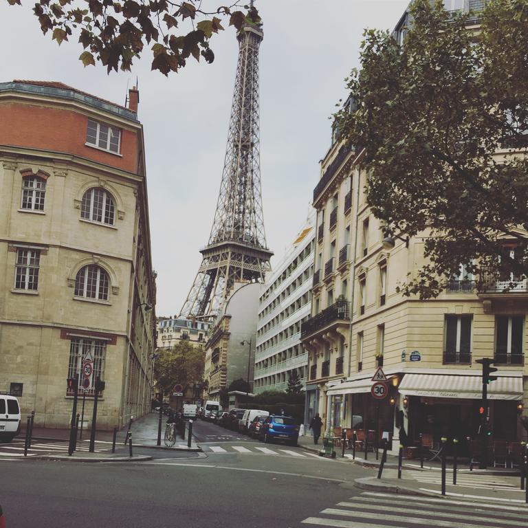 Eiffel Tower Champs De Mars Apartment Paris Exterior foto