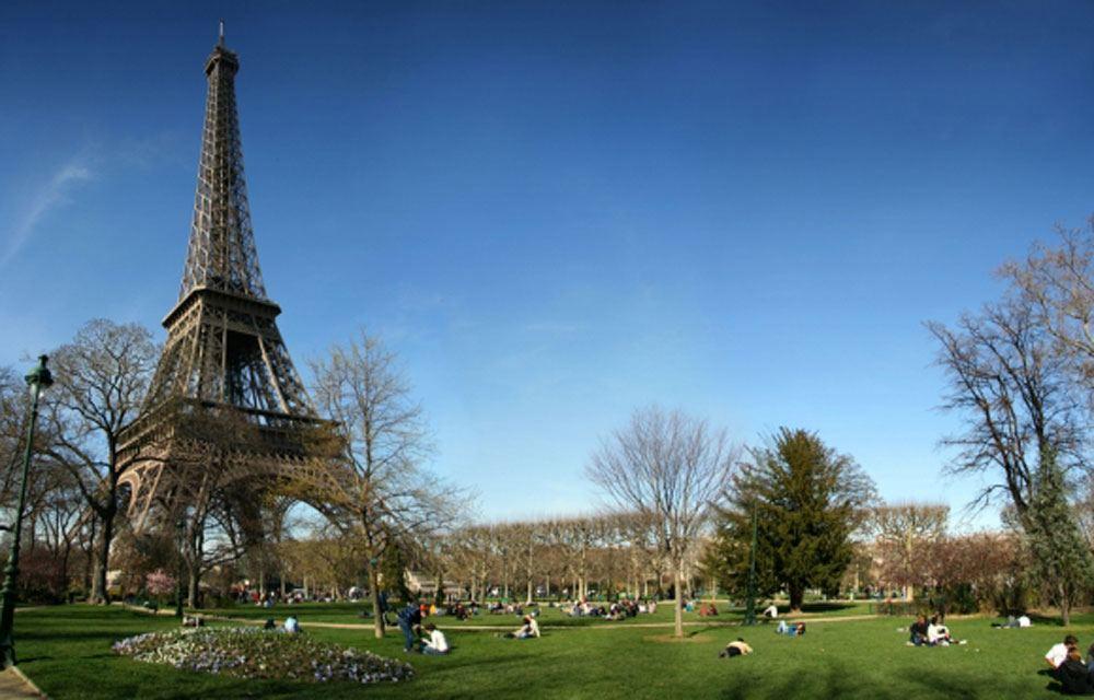 Eiffel Tower Champs De Mars Apartment Paris Exterior foto